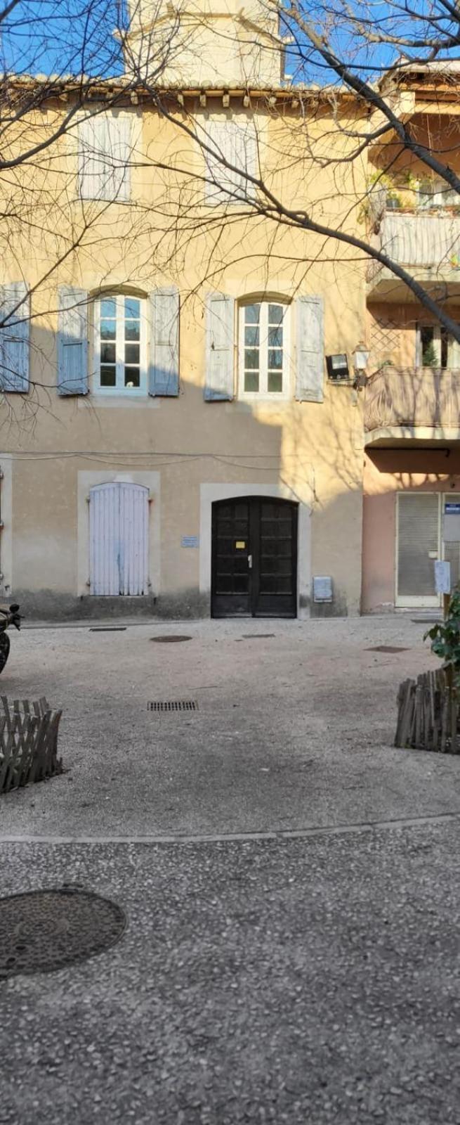 Studio Cosy Dans Le Centre-Ville Historique LʼIsle-sur-la-Sorgue Exterior foto